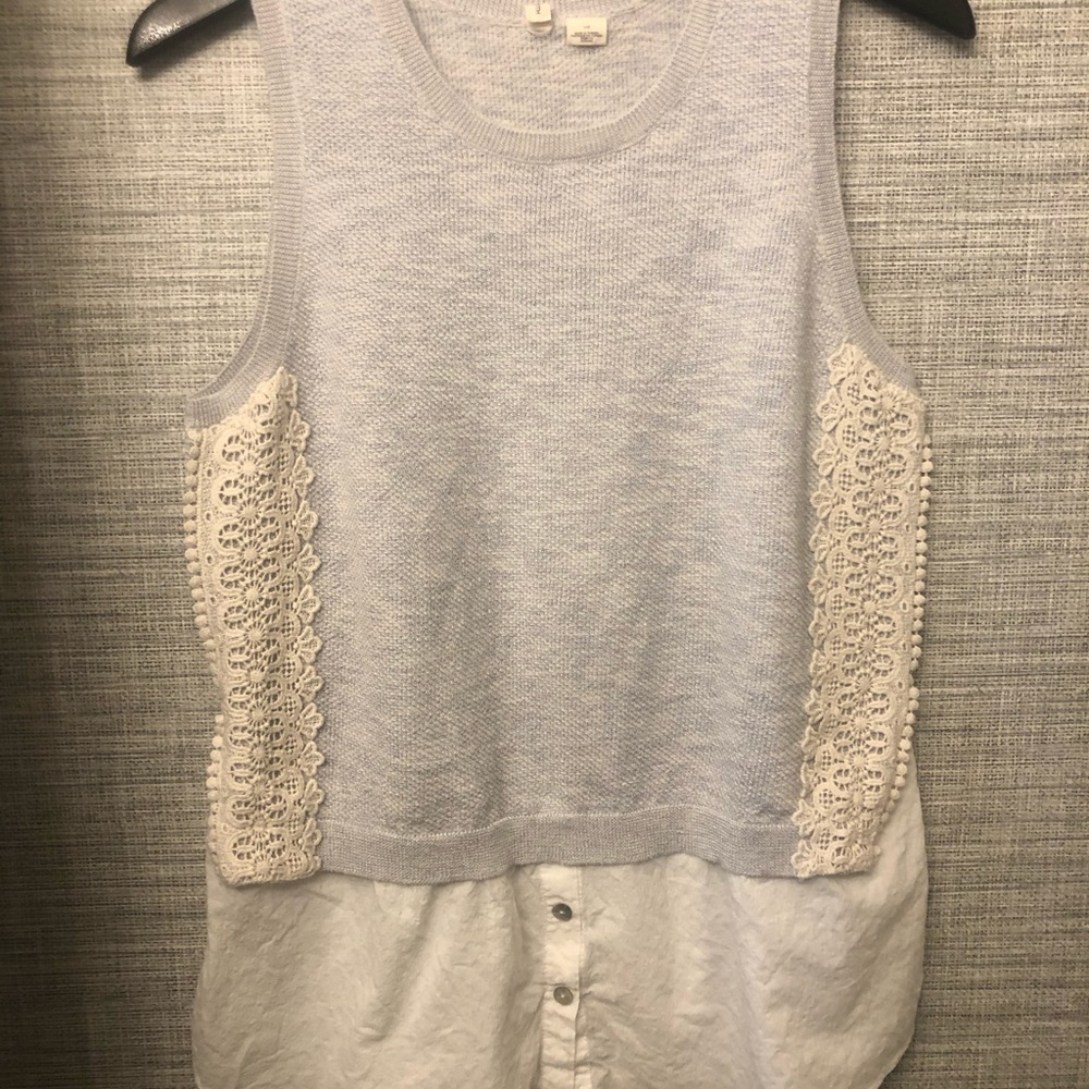 Gray Crochet Tank Top w/ Crinkle Button Extension